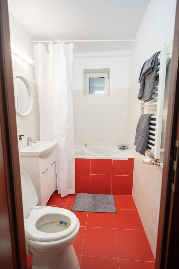 Spacious 2Br Dristor Apartment Bukarest Kültér fotó